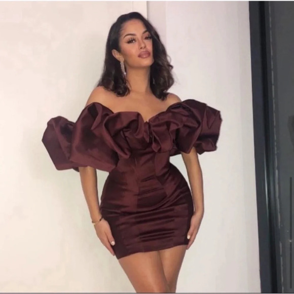 House of CB Dresses & Skirts - HOUSE OF CB Selena Wine Red Brown Puff Sleeve Off Shoulder Corset dress‎ size S